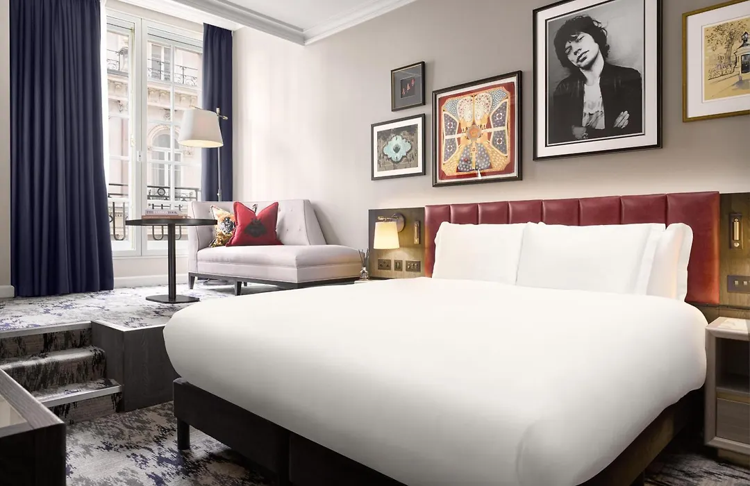 The Trafalgar St James London Curio Collection By Hilton-1