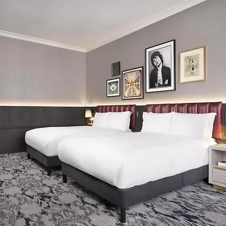 The Trafalgar St James London Curio Collection By Hilton-2